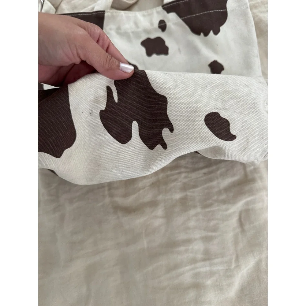 Baggu Duck Bag Canvas Tote Crossbody Cow Print with Adjustable Strap *AS IS* - Picture 3 of 9